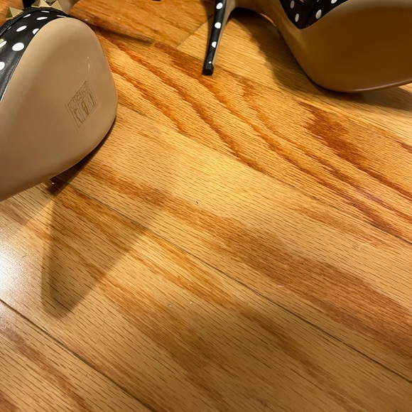 COPY - New 39 rock stud caged Valentino Shoes - Picture 7 of 7